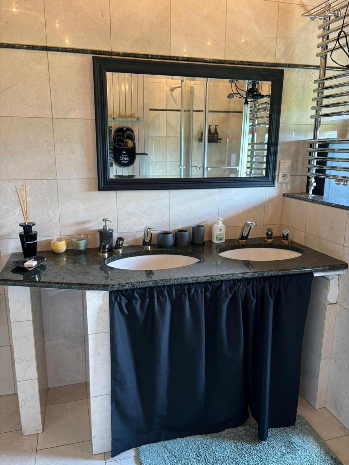 Le Clos Des Bansions 雅尔莱 外观 照片